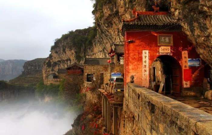 太行山悬崖古洞图片,鹿泉太行山的千年古寺