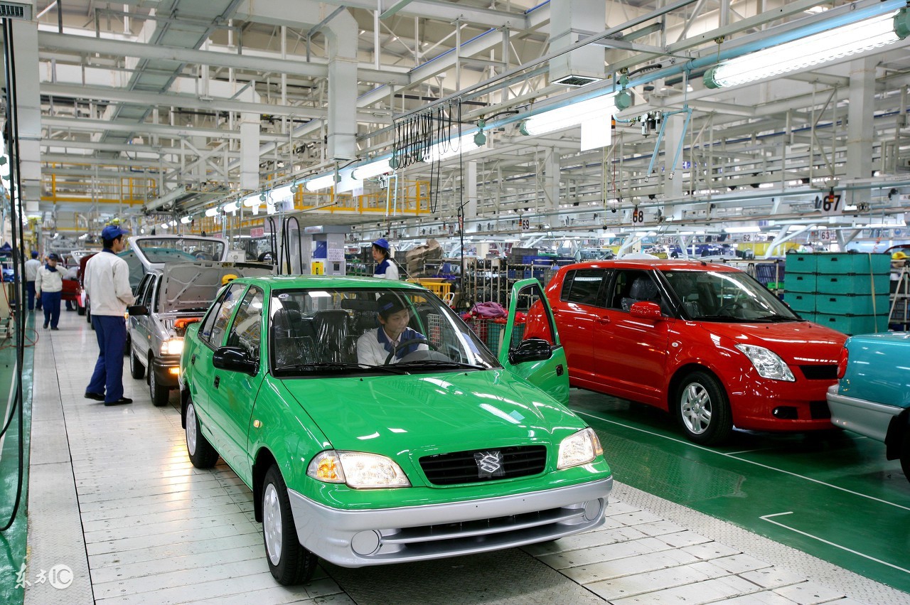 低调参加同学聚会遭嘲笑下集,低调参加同学聚会被瞧不起