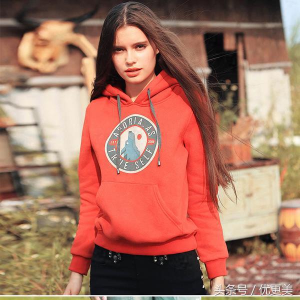 减龄连帽卫衣,连帽卫衣和连帽针织衫哪个减龄