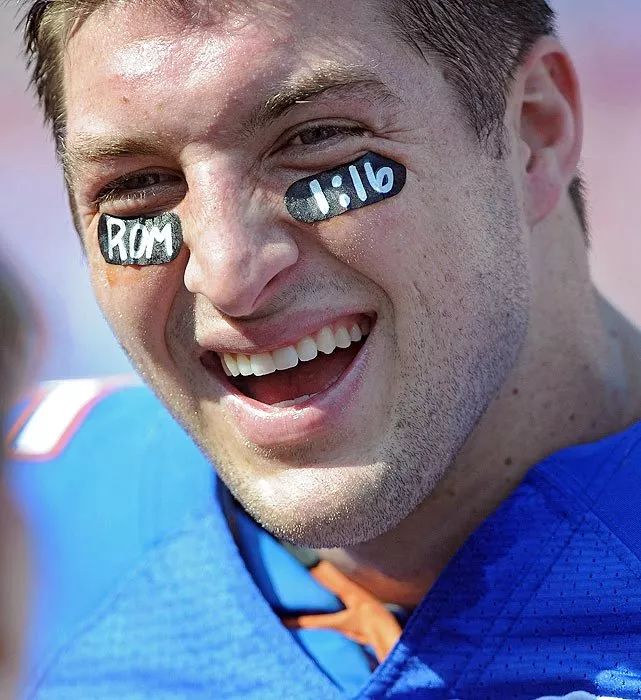 画个黑色的眼,画个黑眼圈