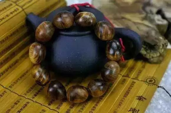 崖柏黑油料和黑骨料的区别,崖柏红油料好还是黑油好