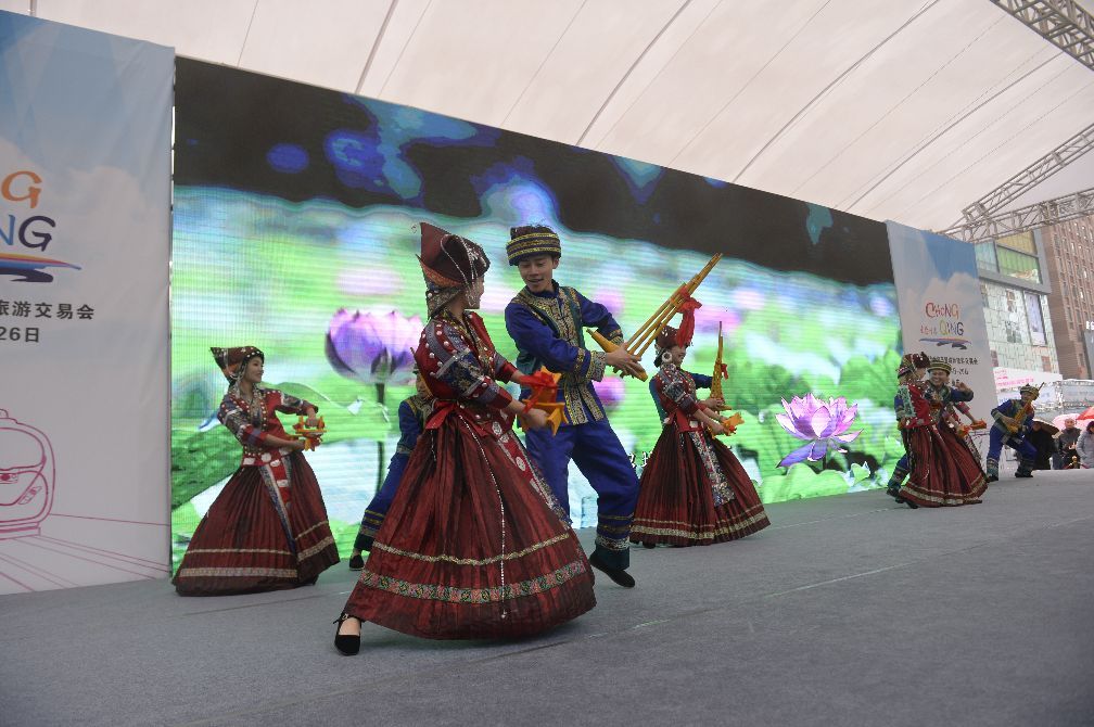 原来广场上做专业展也会做得这样有声有色，一点不比展馆差哟！