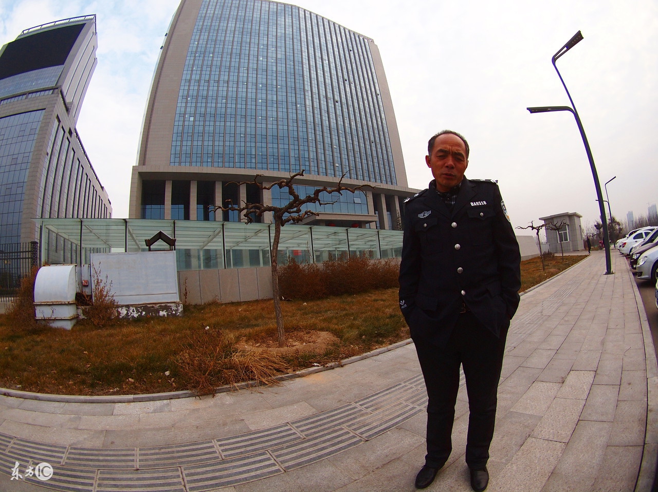 故事：别拿门卫不当干部！