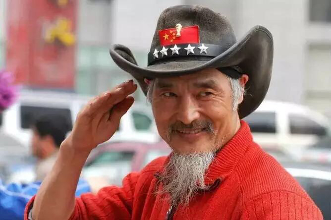 中国足球球迷皇帝,中国足球老爷子罗西