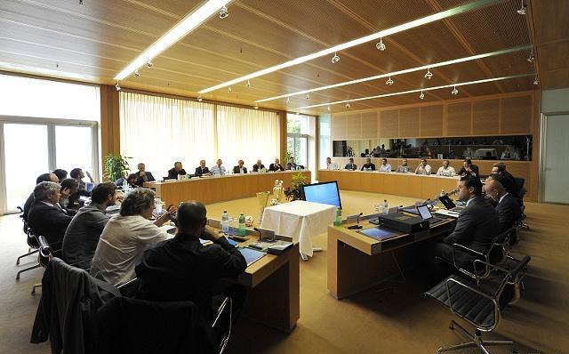 开会迟到该如何处理,开会迟到了怎么解决