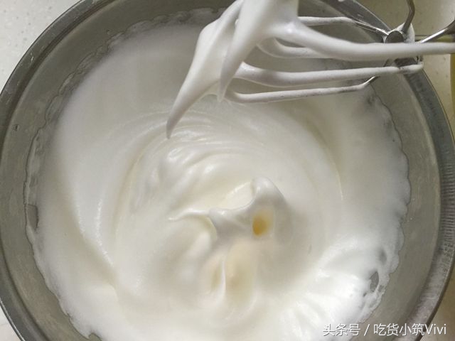 烘焙师讲解怎样打发蛋白,烘焙入门新手教程之蛋白打发篇