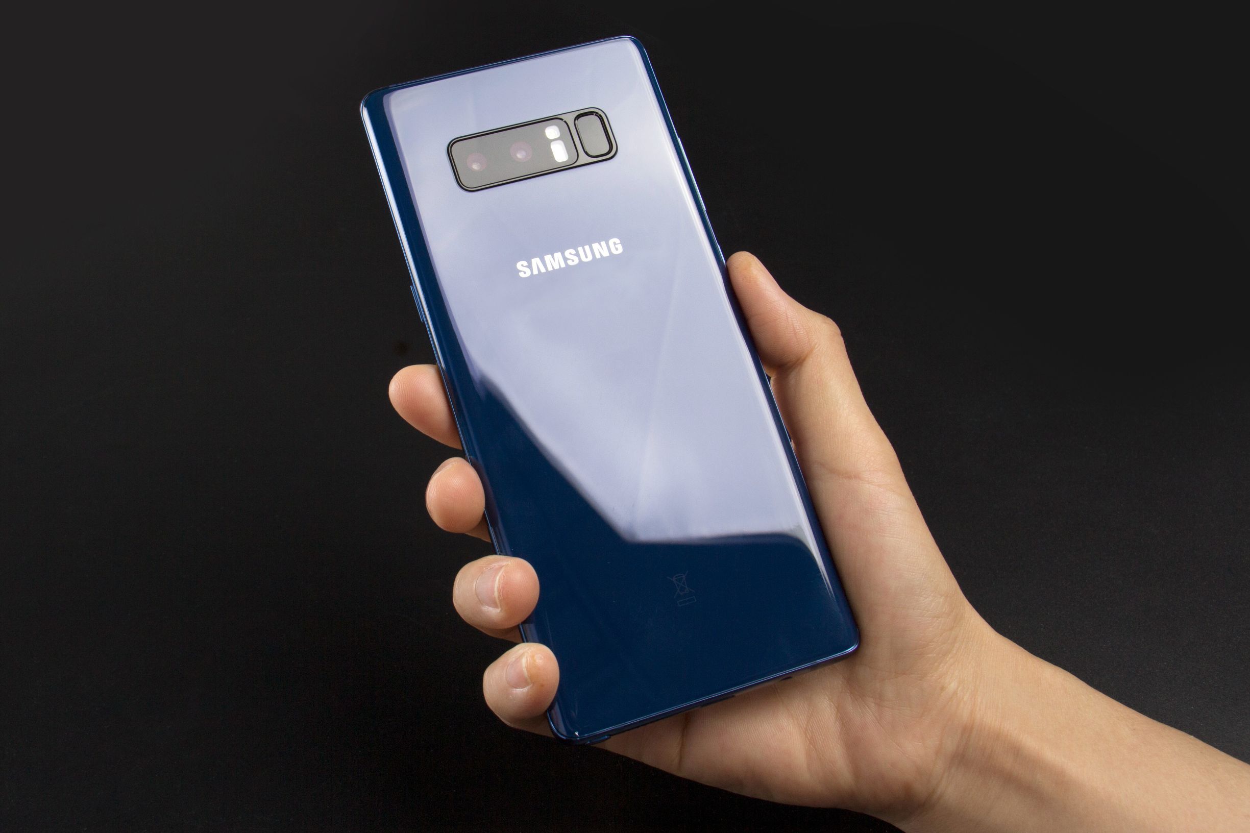 三星note 8跟s8有区别吗 (三星s8好还是红米note8pro好)