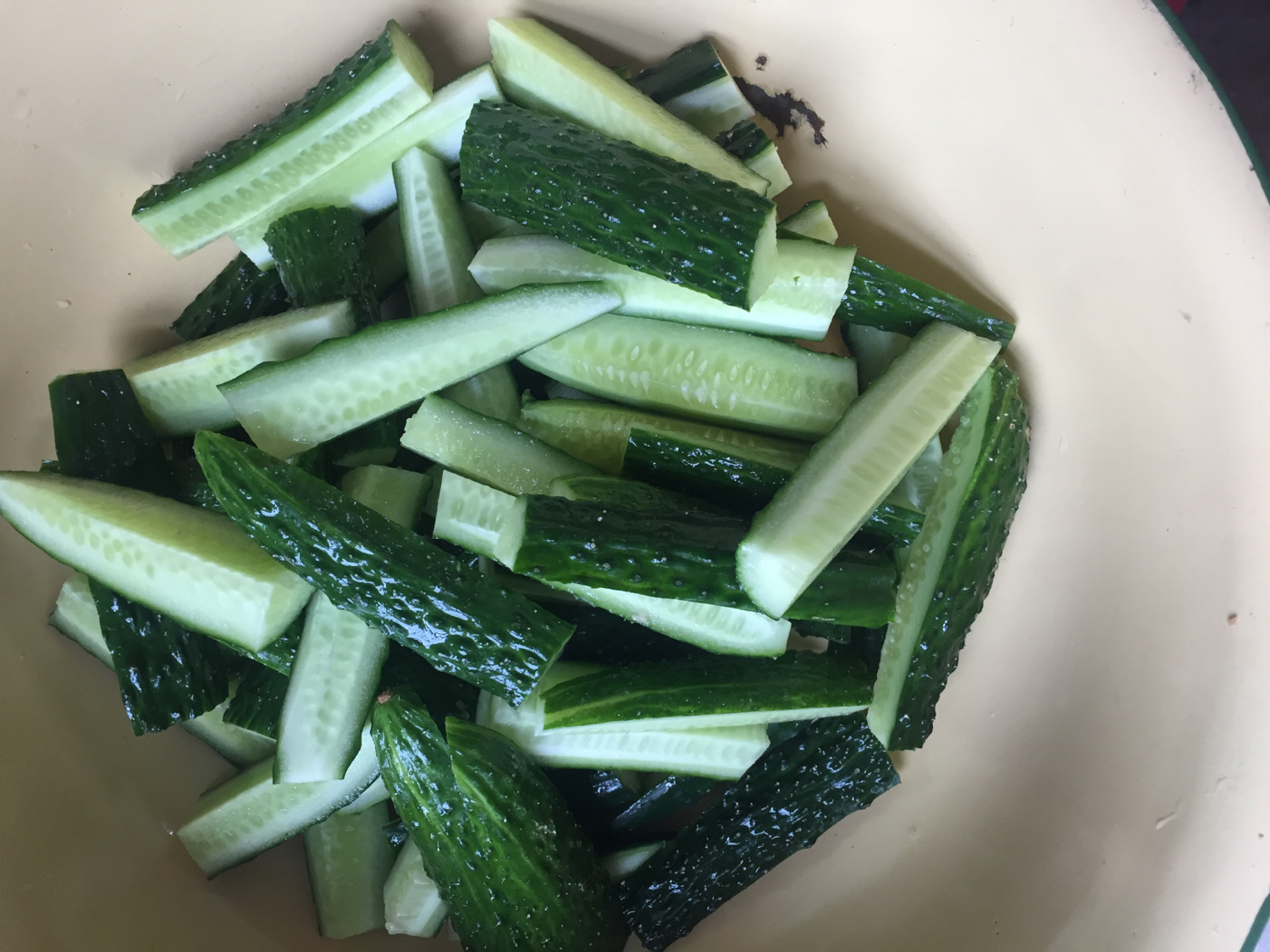 酱油腌辣椒黄瓜的做法,辣椒黄瓜咸菜教学视频