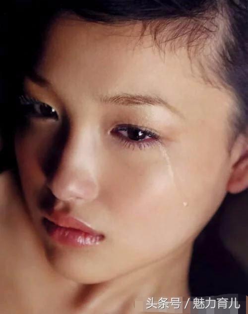 极品公公居然对我女儿做出这一行为，真想狠狠抽他一巴！