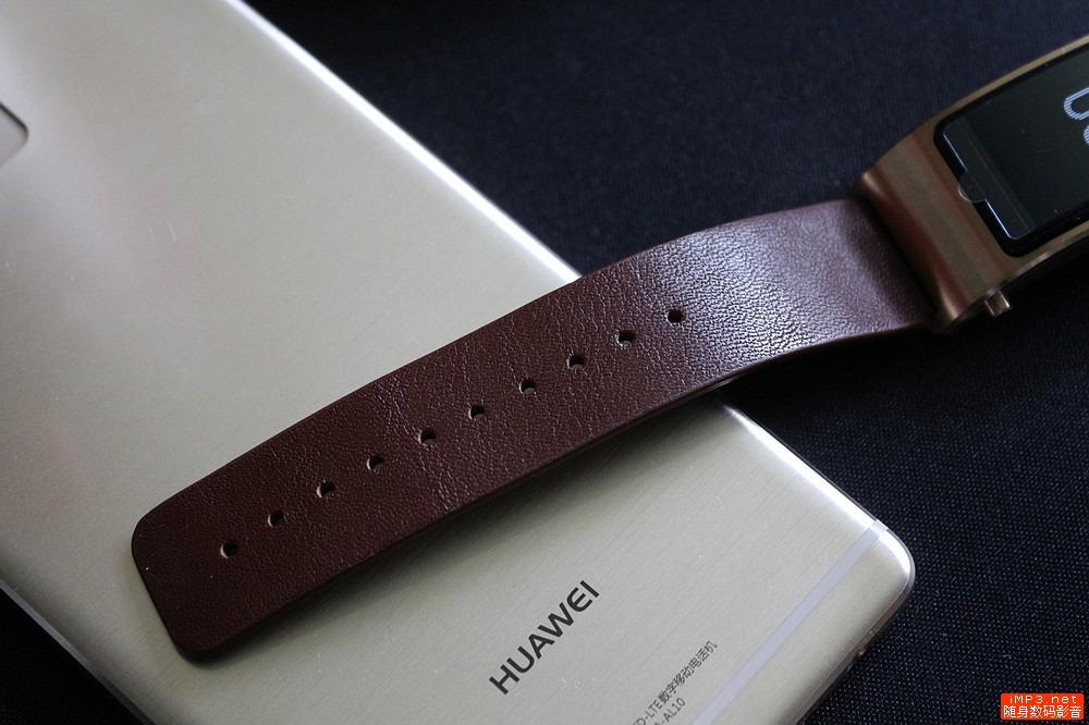 华为手环b3值得买吗,华为手环b3功能及价格