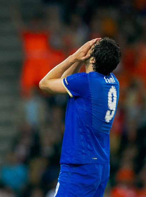 他,是中锋时代“最后的武士”,生为足球,何惧漂流。