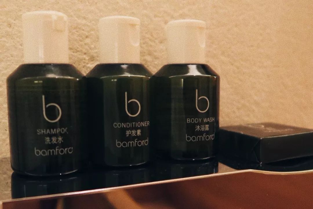 这些酒店里的润肤露、香皂不顺回家｜损失可太大了……