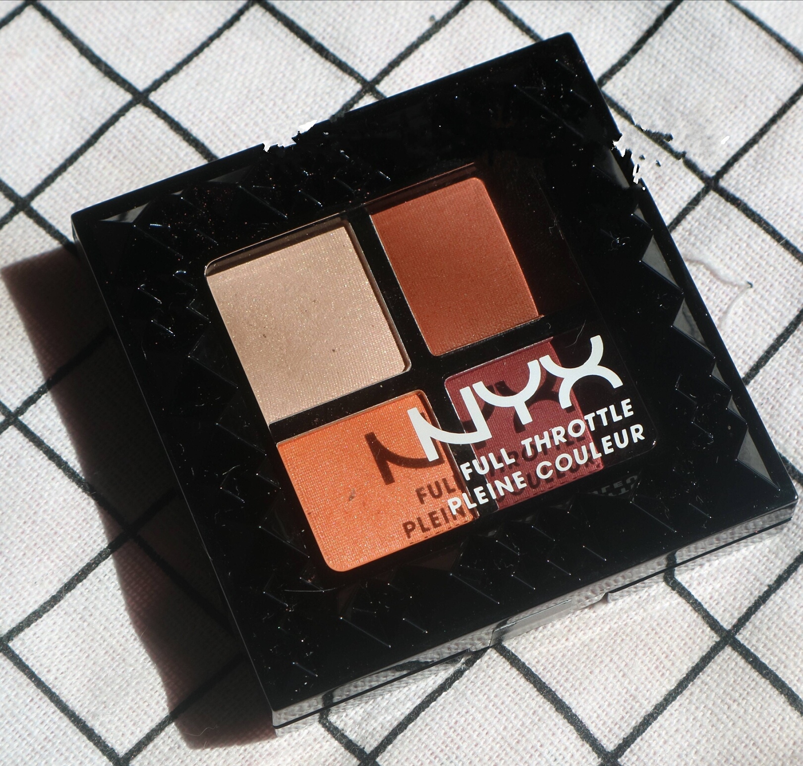 橘色眼影怎么选择色号,适合秋冬的淡橘色眼影