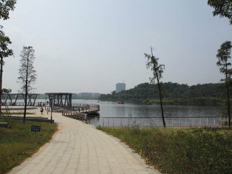 南宁桂林旅游哪个最好,广西南宁跟桂林哪个更值得去