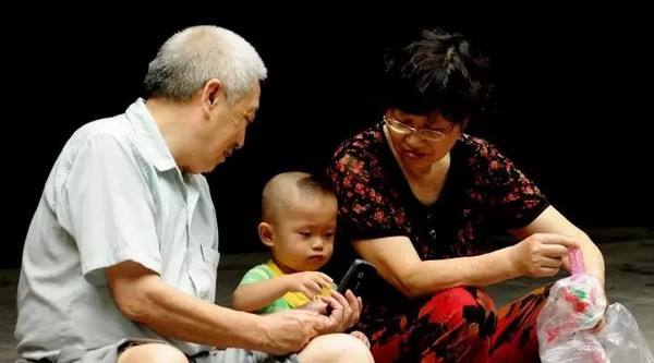 隔代育儿婆媳矛盾怎么解决,婆媳矛盾对宝妈的影响