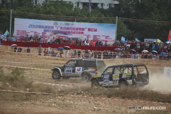 上周末，*江阳**打造了一场越野狂欢嘉年华，现场燃爆……｜自驾地理