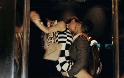 朱亚文真的很宠沈佳妮吗,朱亚文喜欢过刘亦菲吗