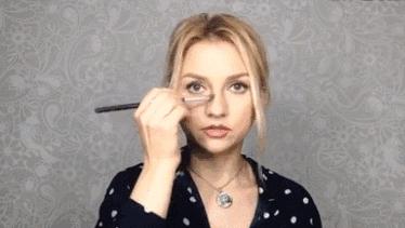 「爱美」双眼之间“一片荒芜”,鼻子一塌毁所有啊!