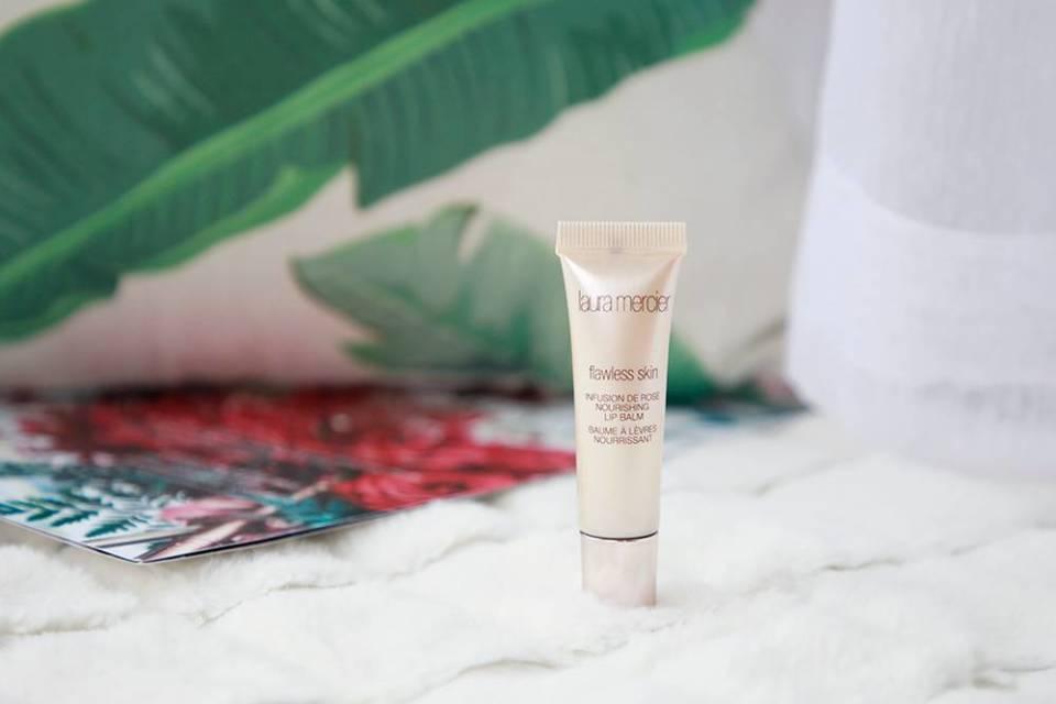 秋冬嘴唇干起皮怎么涂口红,嘴唇干燥起皮用什么口红好看