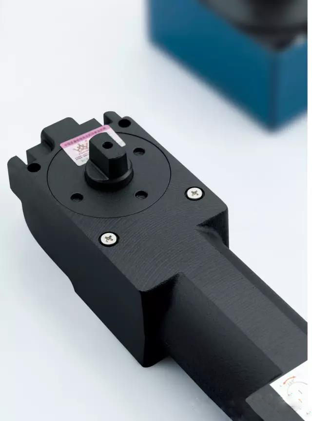 香港皇冠门控——克尔顿多玛地弹簧系列