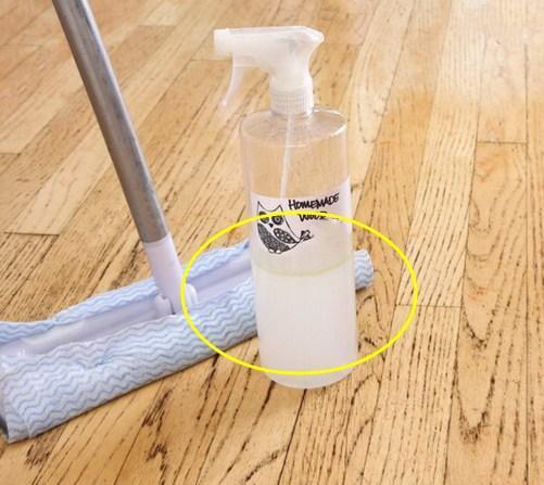 为什么我家的地板刚拖过一会就脏,地板很久没拖很脏怎么清洁