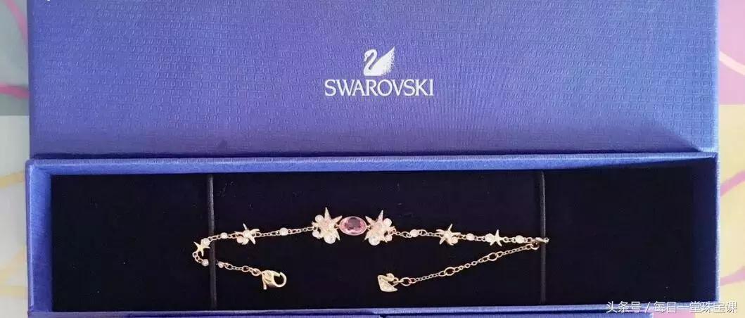 有些人戴玉珠手串真的看起来很土,一条漂亮的手串少不了好看的配饰