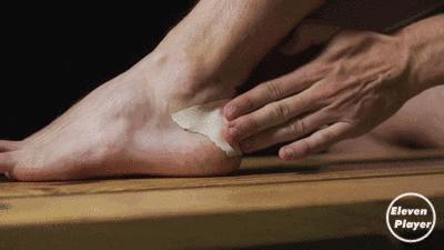 足球球鞋磨脚趾头的解决办法,足球鞋磨脚的鞋子怎么处理最好