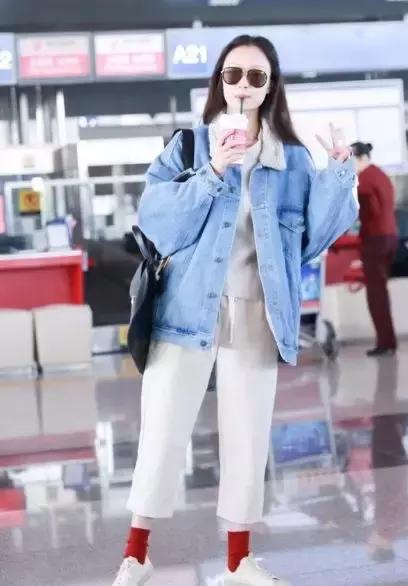 杨幂和热巴穿同款连衣裙,从杨幂赵丽颖到热巴肖战