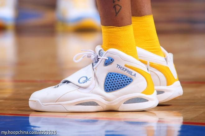 当爱已成往事,艾弗森第1双签名鞋实战