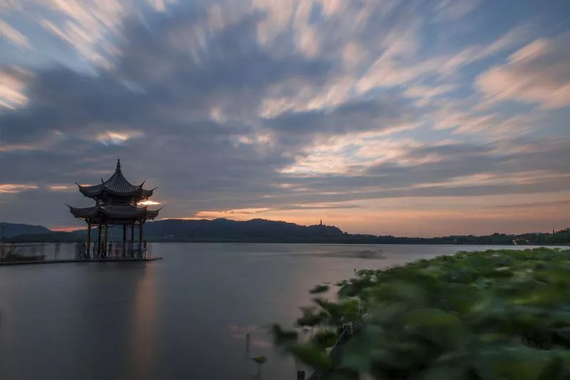 杭州比西湖热闹的地方,杭州这个地方比西湖还美