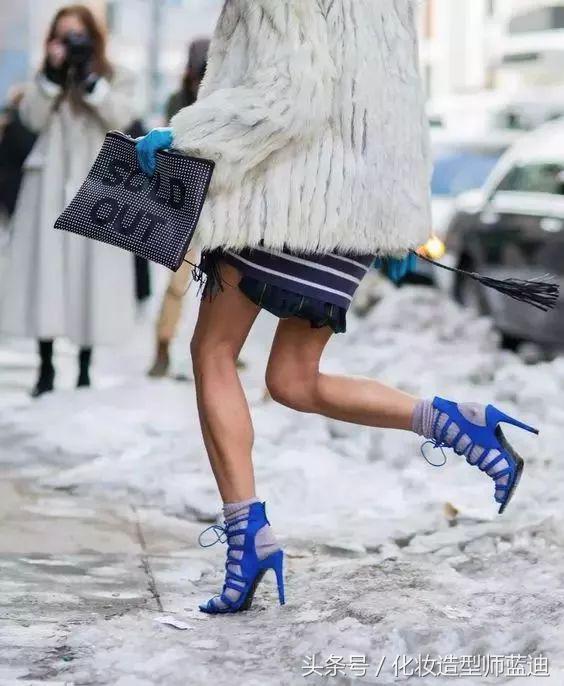 高跟鞋里面穿袜子好看吗,高跟鞋里穿什么袜子