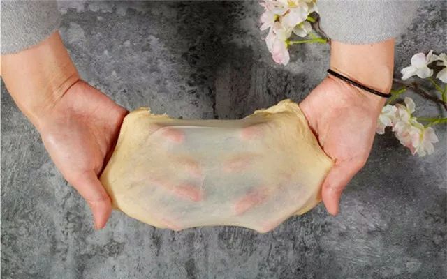 冰镇港式菠萝油 (香港茶餐厅菠萝油是怎样出餐的)