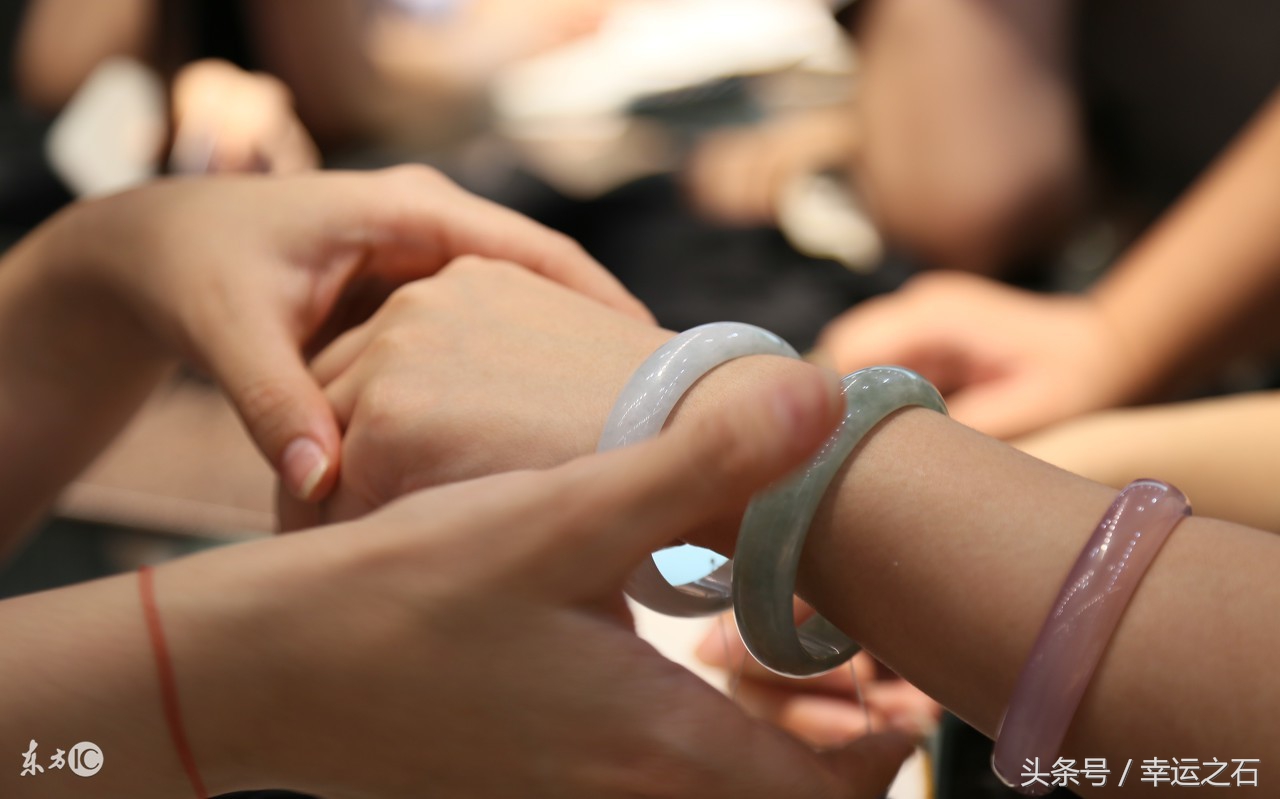 6-7千元翡翠手镯,翡翠手镯成色与价格