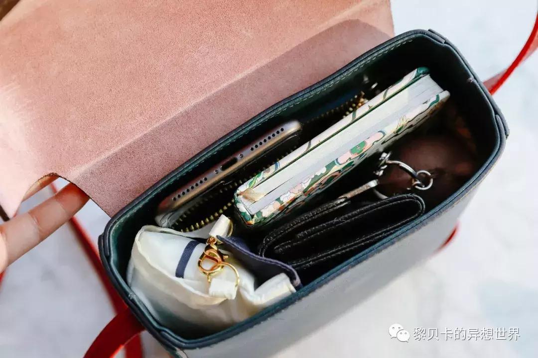 从上百只包里，她们精挑细选了这9只最爱的年度好包