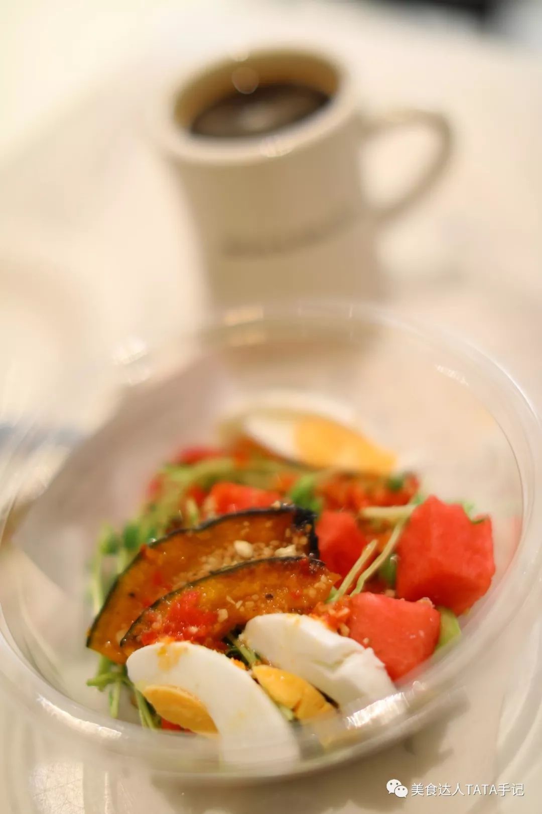 一不留神就掉进坑里,一不留神就会掉进一个大坑