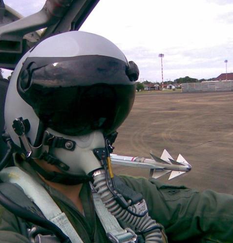 直10头盔瞄准具,阿帕奇激光瞄准头盔