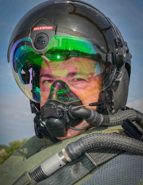 直10头盔瞄准具,阿帕奇激光瞄准头盔