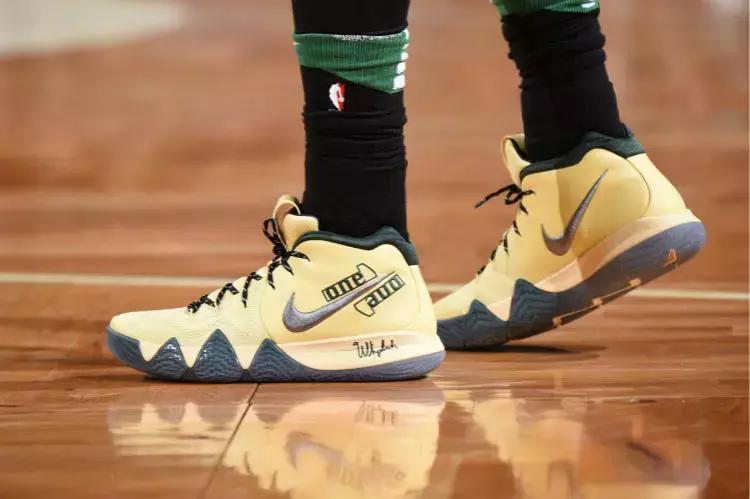 看欧文打球的反应,看到了欧文的影子