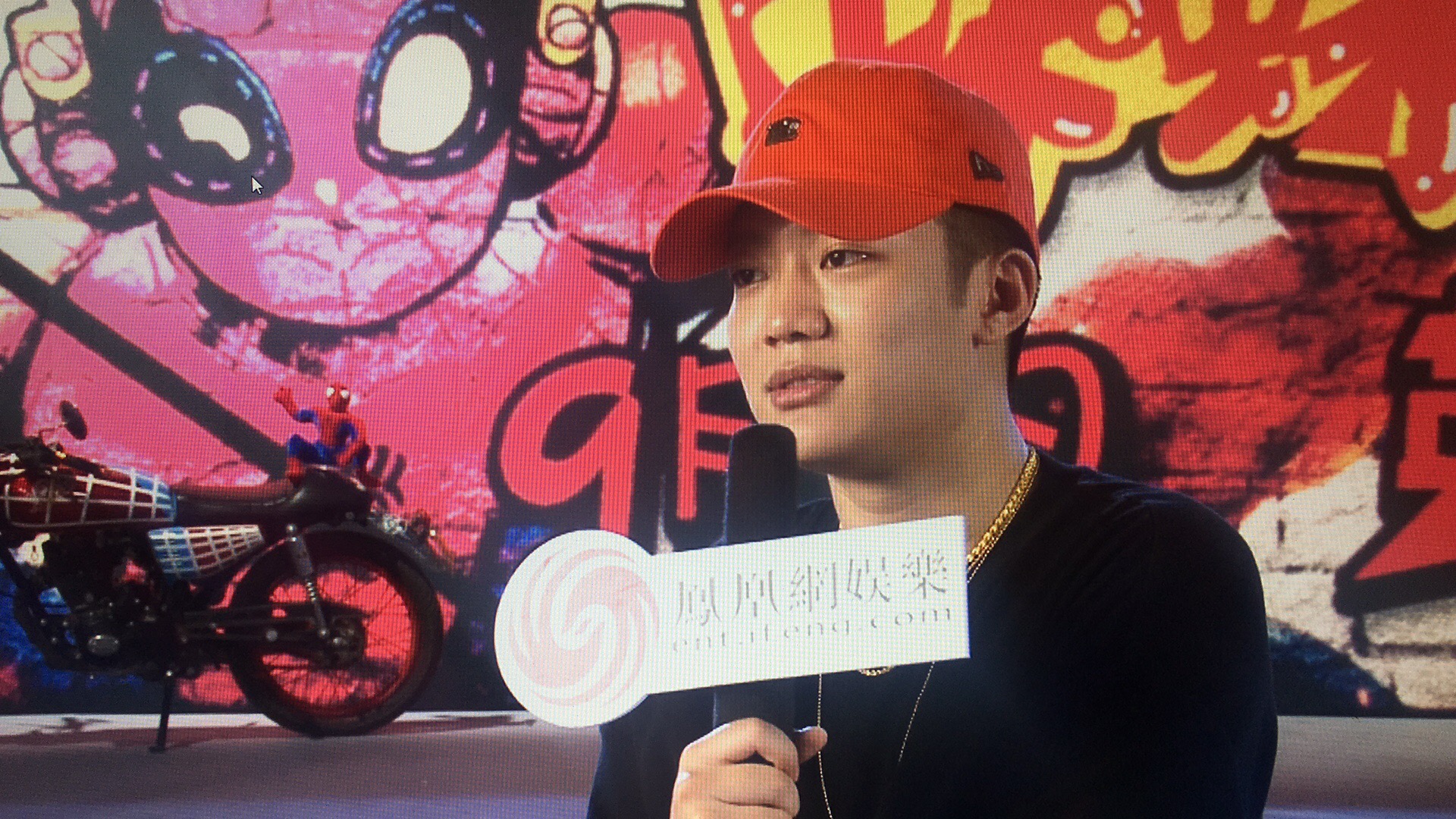 他不仅出轨李小璐，其专辑还被指低俗不健康