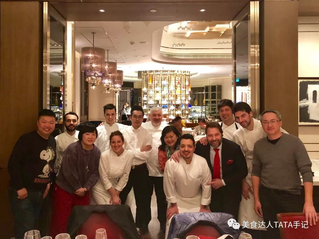 一不留神就掉进坑里,一不留神就会掉进一个大坑