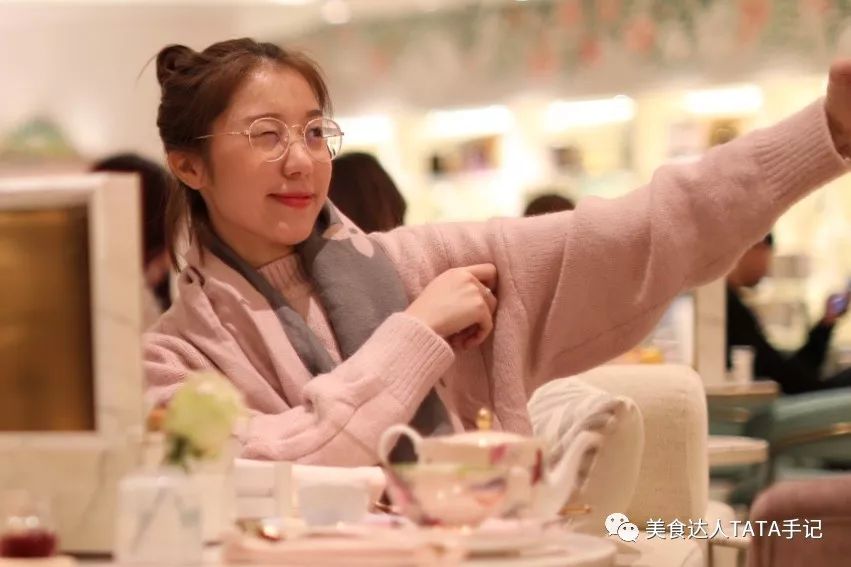 一不留神就掉进坑里,一不留神就会掉进一个大坑