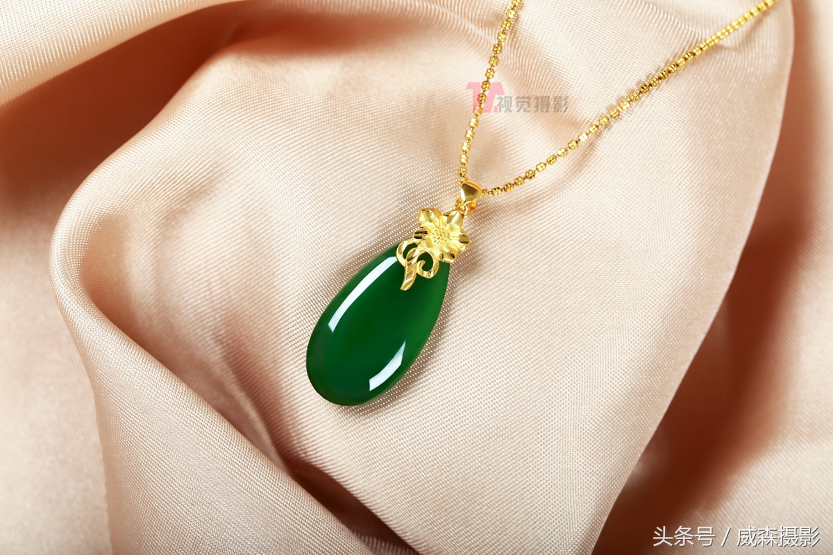 珠宝摄影之中的玉器拍摄技巧,如何给珠宝翡翠拍照