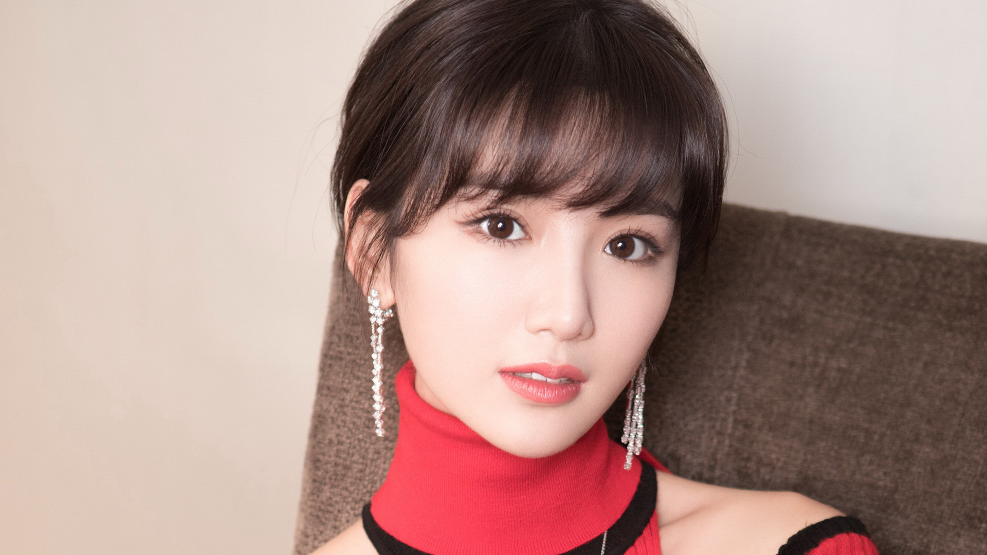 鹿鼎记张一山七个老婆扮演者对比,鹿鼎记张一山版双儿建宁争宠