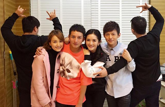 何炅逗趣吴昕,快乐大本营吴昕搞笑