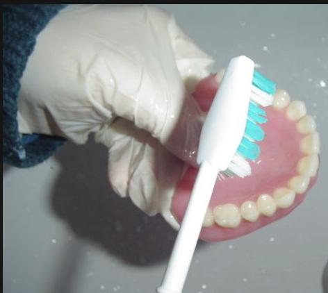 缺牙会引起口腔问题,缺牙怎么治疗不影响做核磁