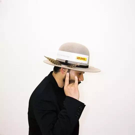 权志龙巴黎陈冠希,权志龙与朋友私下聚餐