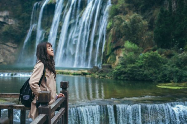 跟着圣玉去旅行，做一个水姑娘