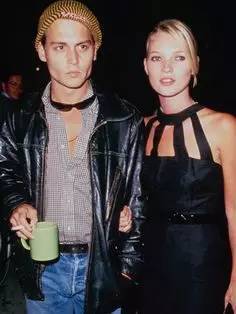 有哪些好看的小黑裙,小众又有设计感夏天必备小黑裙