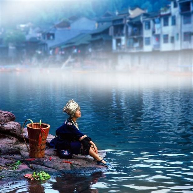 沈从文人生经历与文学创作,在凤凰听一首此生不换