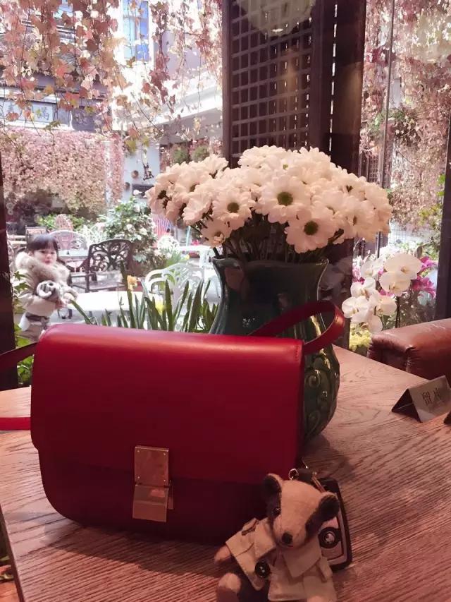 撞包也要背？这些热门包包受欢迎是有原因的